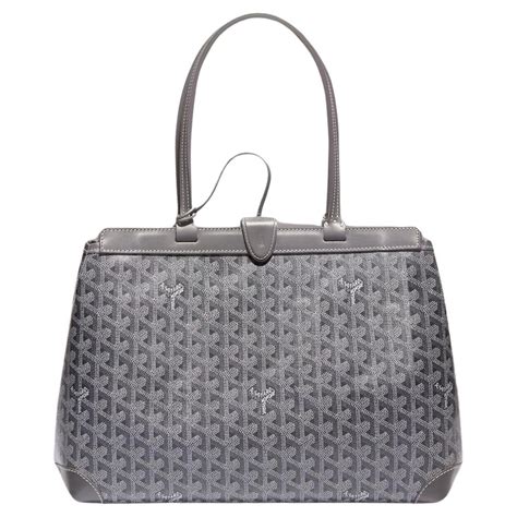 GOYARD Bullcalf Bellechasse Biaude PM Grey 